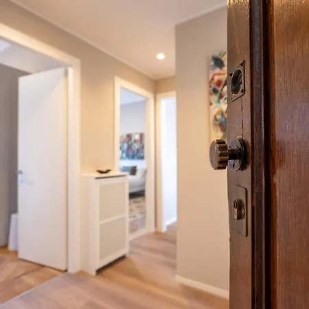 Modern For 4 In Historical Building - Duomo View Апартаменты