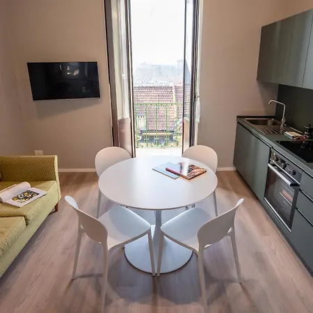 Modern For 4 In Historical Building - Duomo View Апартаменты *