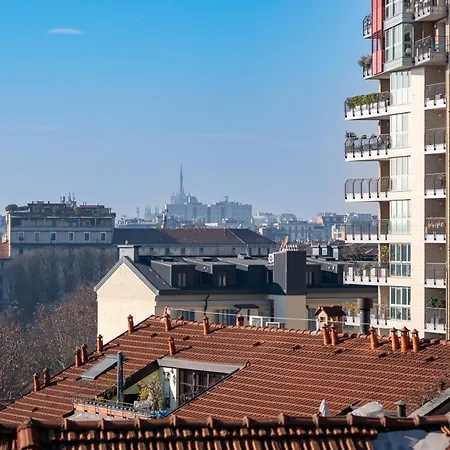 Modern For 4 In Historical Building - Duomo View * Милан
